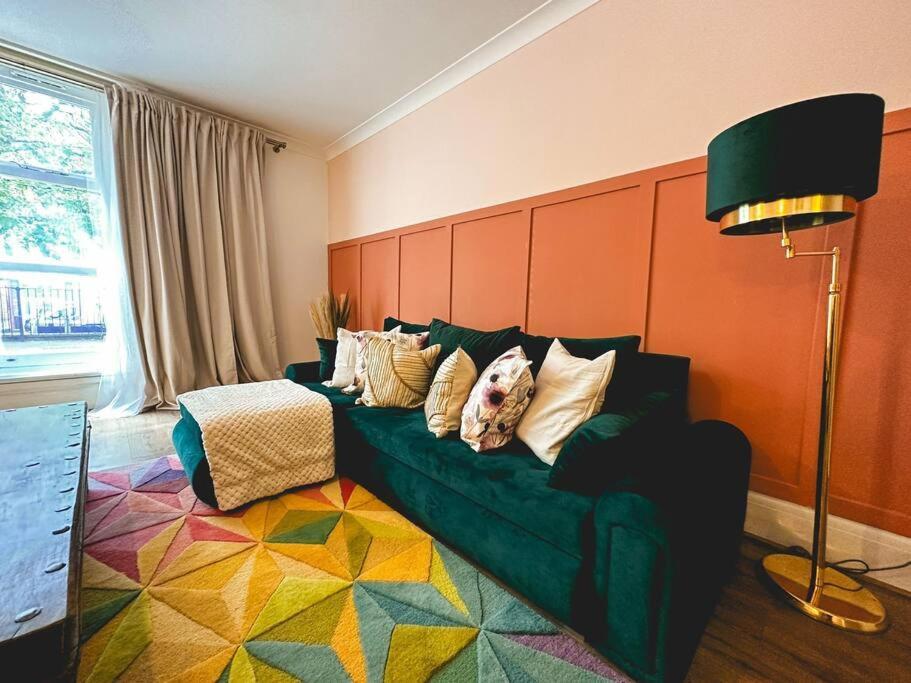 Charming Spacious 2Br Flat Near Station Plus Parking Londres Exterior foto