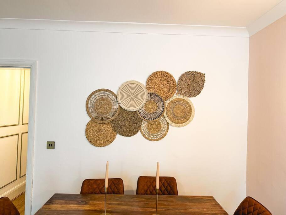 Charming Spacious 2Br Flat Near Station Plus Parking Londres Exterior foto