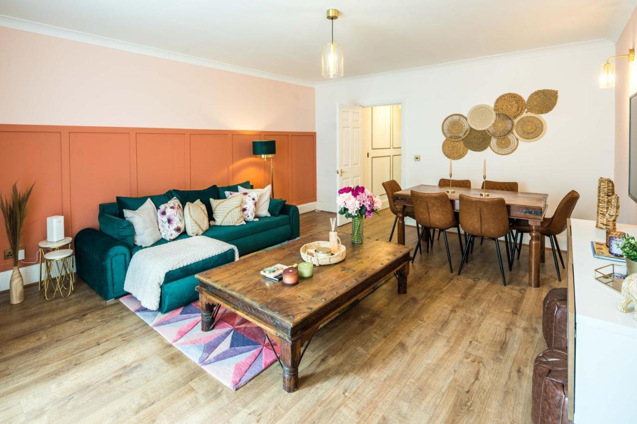 Charming Spacious 2Br Flat Near Station Plus Parking Londres Exterior foto