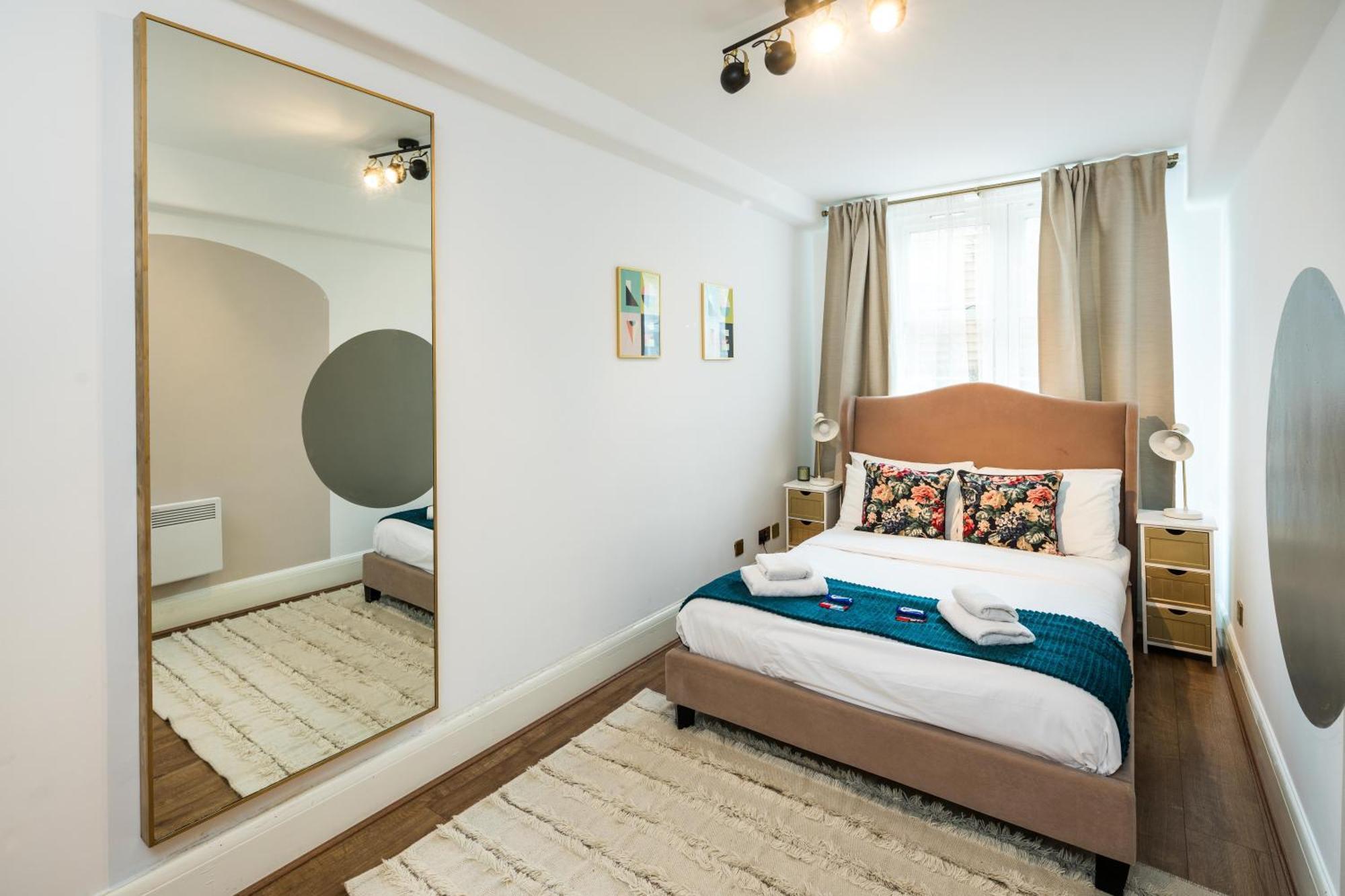 Charming Spacious 2Br Flat Near Station Plus Parking Londres Exterior foto