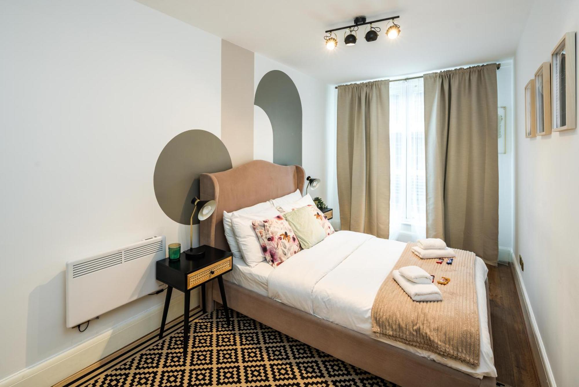Charming Spacious 2Br Flat Near Station Plus Parking Londres Exterior foto